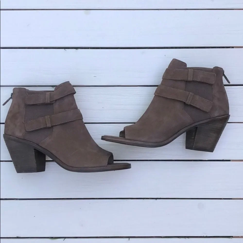 NEW Eileen Fisher Peep Toe Ankle Boots Taupe size 7.5